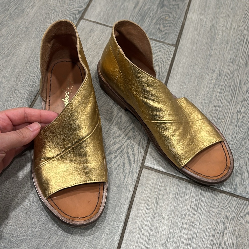 Free People Mont Blanc Asymmetrical Sandal Gold Size 38 - Picture 2 of 7